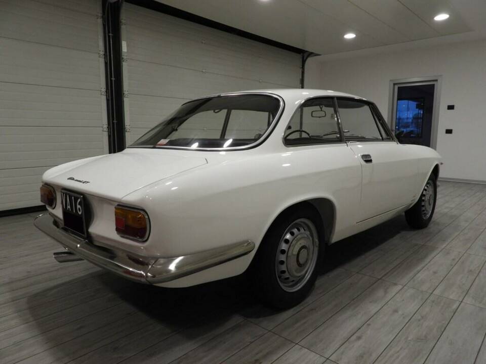 Bild 4/15 von Alfa Romeo Giulia 1600 Sprint GT (1965)