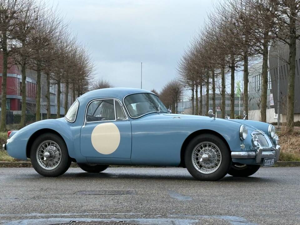 Image 21/22 of MG MGA 1500 (1958)