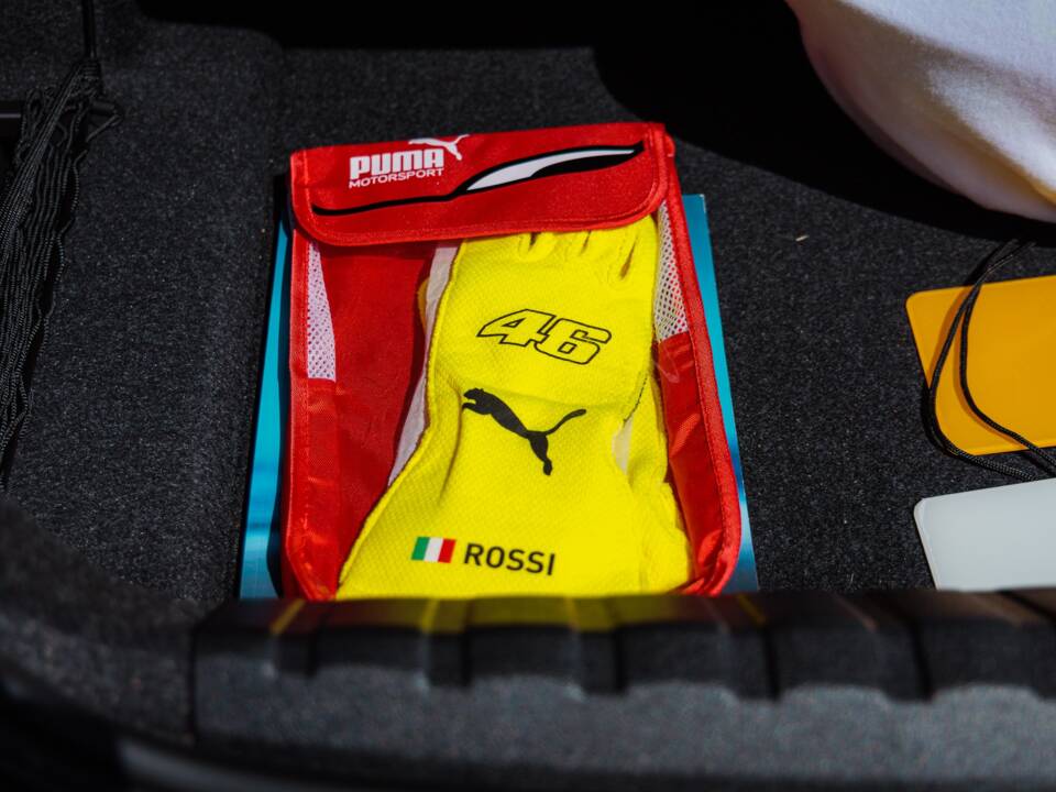 Image 44/46 of BMW M4 Competition xDrive (2025)