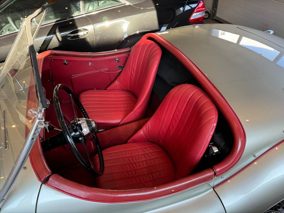 Immagine 5/7 di Jaguar XK 120 SE OTS (1953)