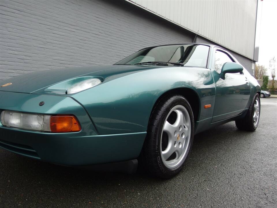 Bild 20/99 von Porsche 928 GTS (1992)
