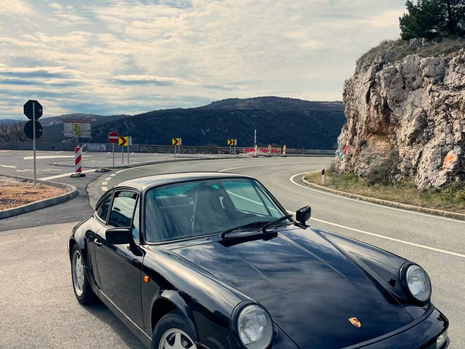 Bild 1/18 von Porsche 911 Carrera 4 (1991)