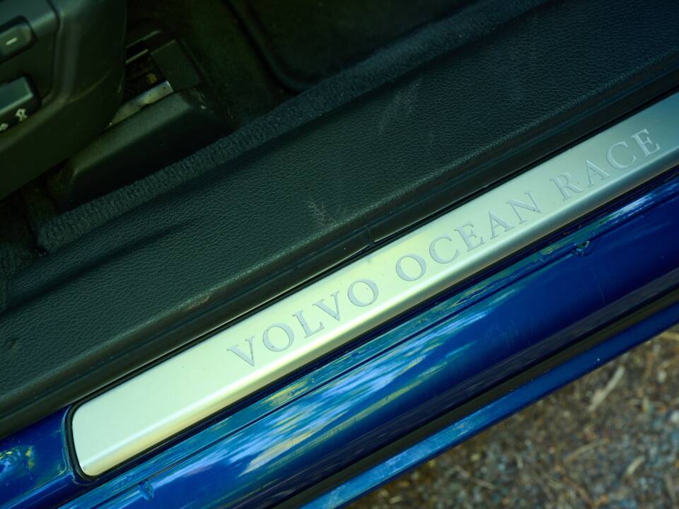 Image 42/50 of Volvo V 70 2.4 (2006)
