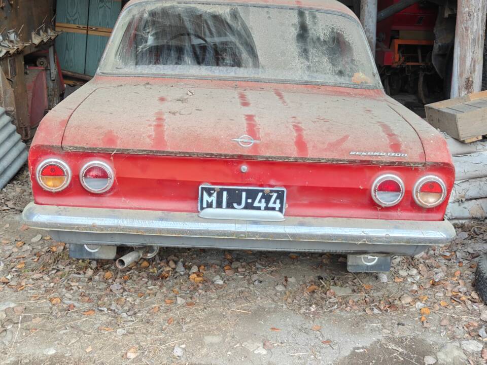 Bild 8/14 von Opel Rekord 1700 S (1966)