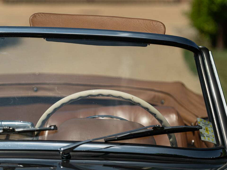 Imagen 38/50 de Mercedes-Benz 190 SL (1962)