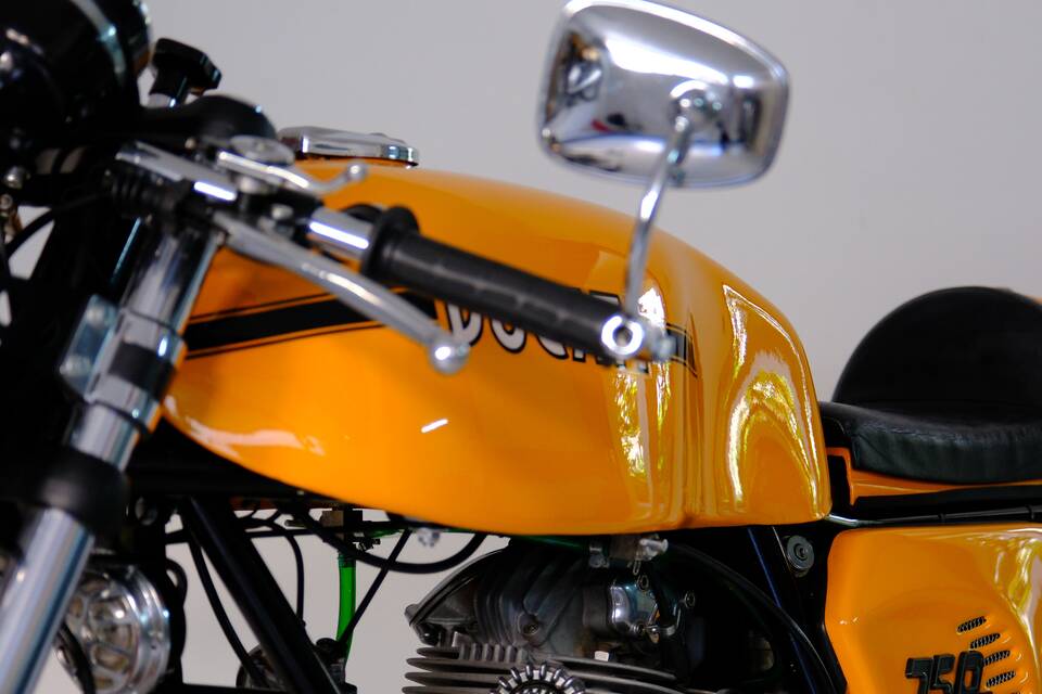 Afbeelding 38/96 van Ducati 750 Sport (1974)