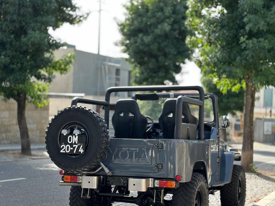 Image 15/50 of Toyota Land Cruiser BJ 40 (1981)
