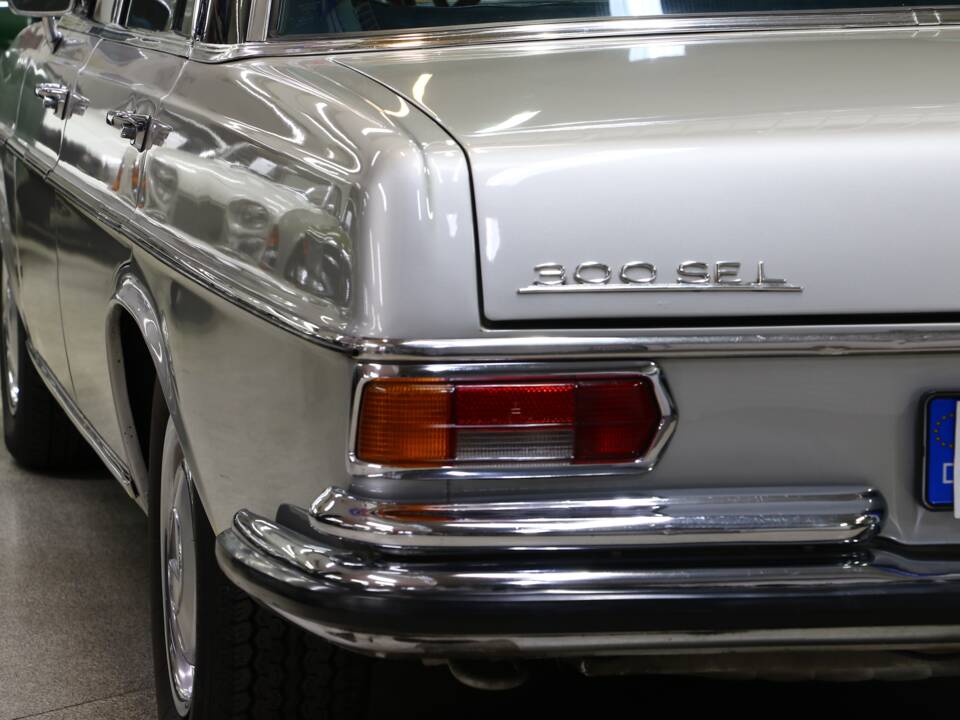 Imagen 31/38 de Mercedes-Benz 300 SEL 3.5 (1970)