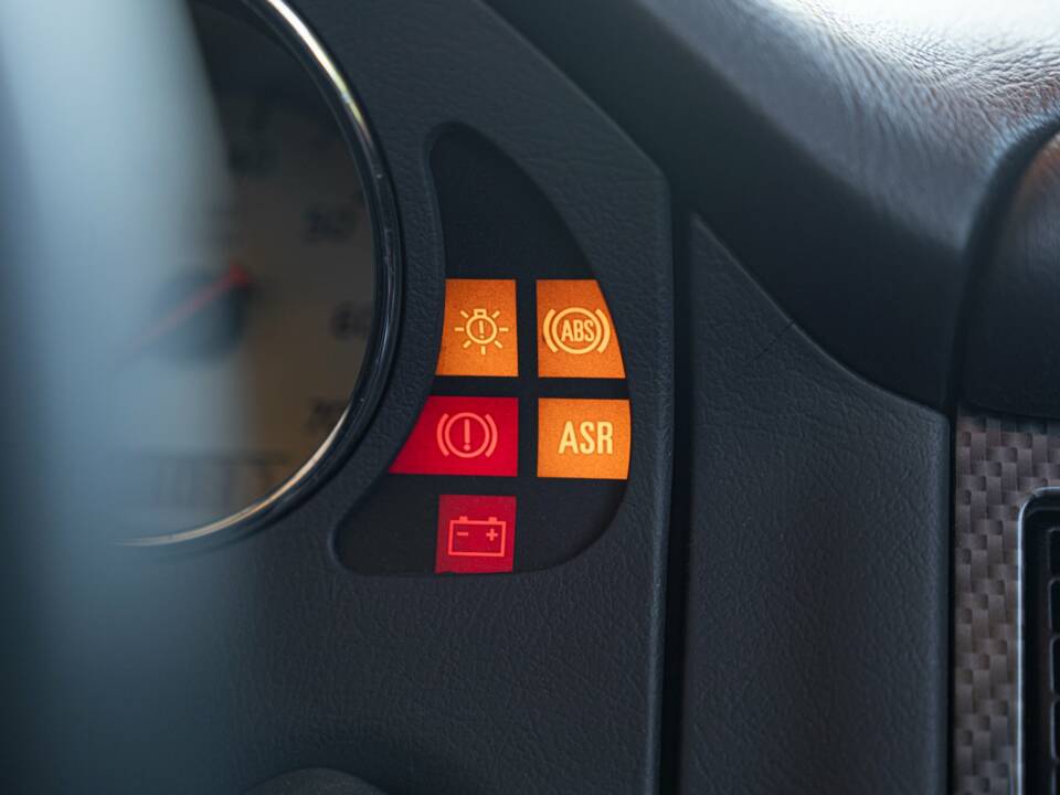 Immagine 47/50 di Mercedes-Benz SLK 200 (1997)