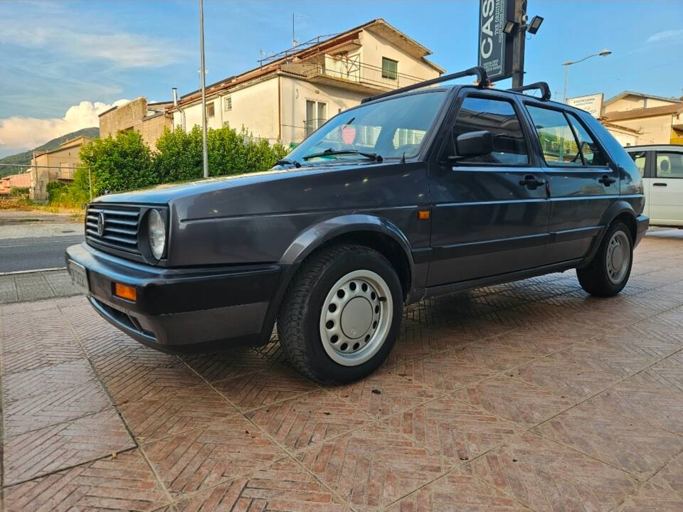 Bild 1/91 von Volkswagen Golf II 1.6 (1990)