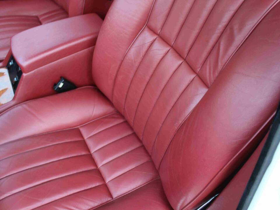 Bild 33/68 von Jaguar XJ 6 4.2 (1985)