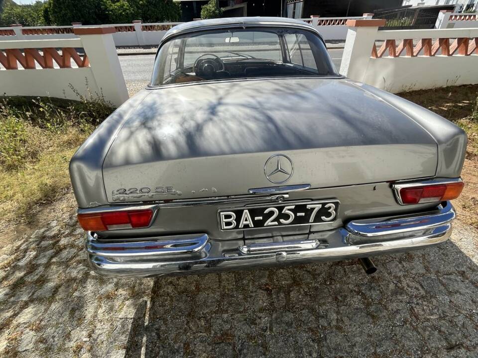 Afbeelding 4/8 van Mercedes-Benz 220 SE b (1961)