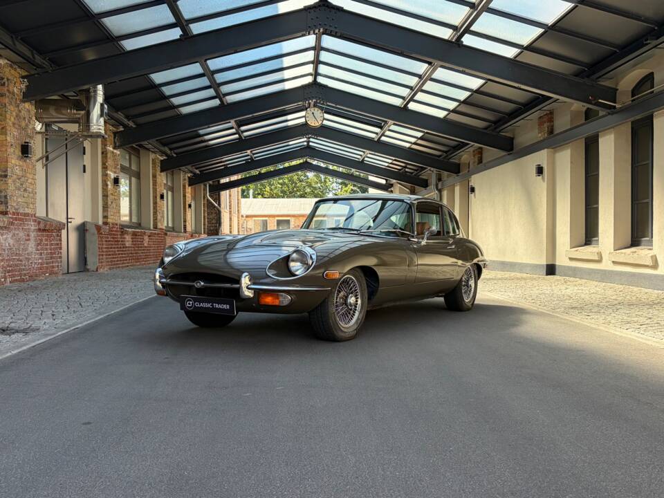 Image 1/81 de Jaguar Type E (2+2) (1969)