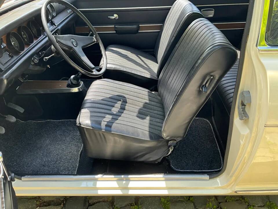 Bild 13/21 von Opel Olympia 1100 SR (1970)