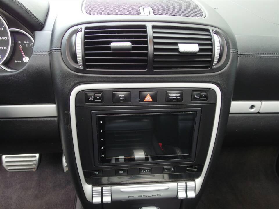 Image 45/99 of Porsche Cayenne Turbo (2007)