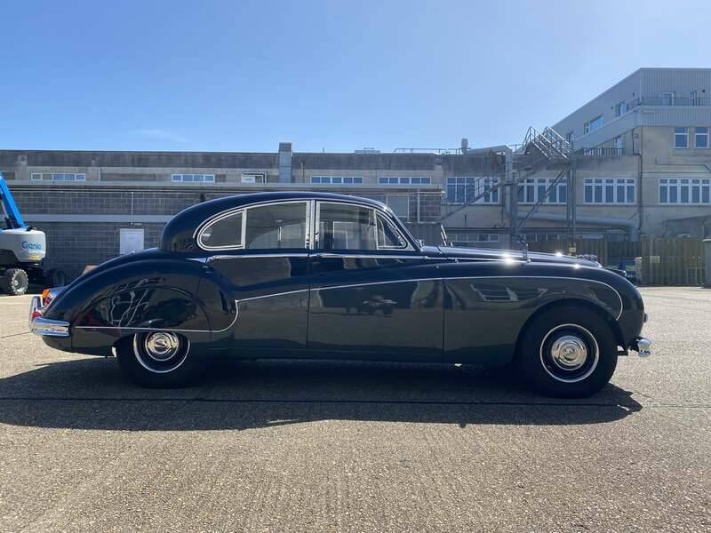 Image 5/35 of Jaguar Mk IX (1960)