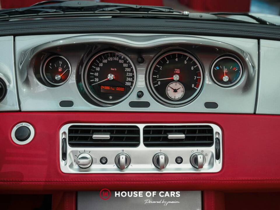 Image 21/25 of BMW Z8 (2002)