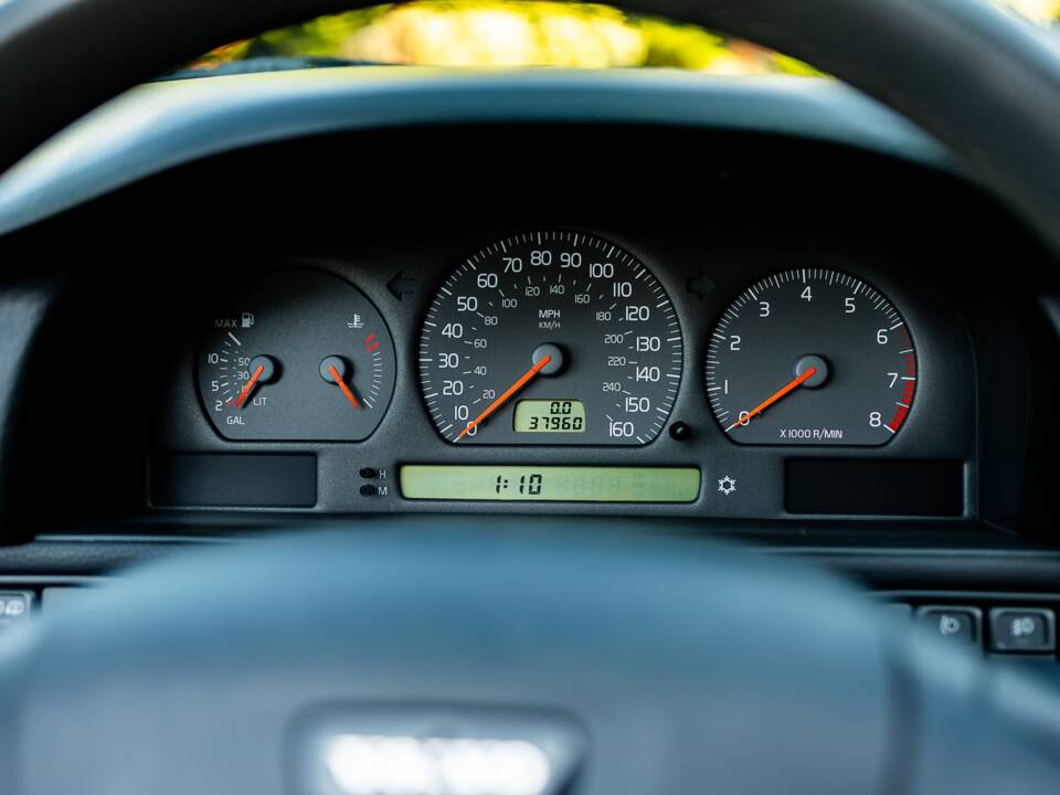 Image 39/48 of Volvo C70 2.0 T (2001)