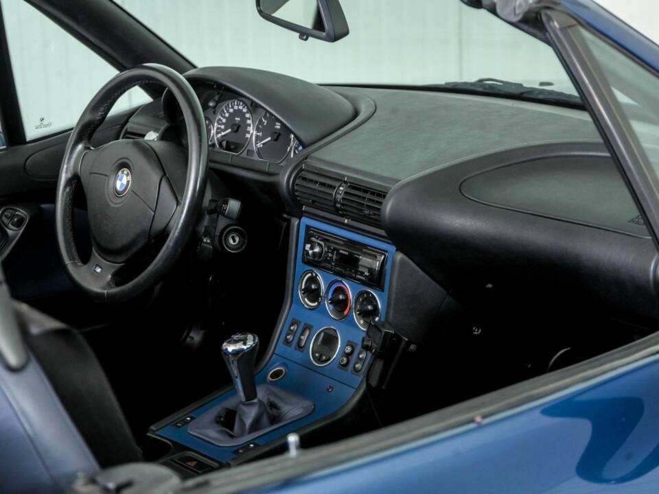 Image 32/50 of BMW Z3 2.2i (2001)