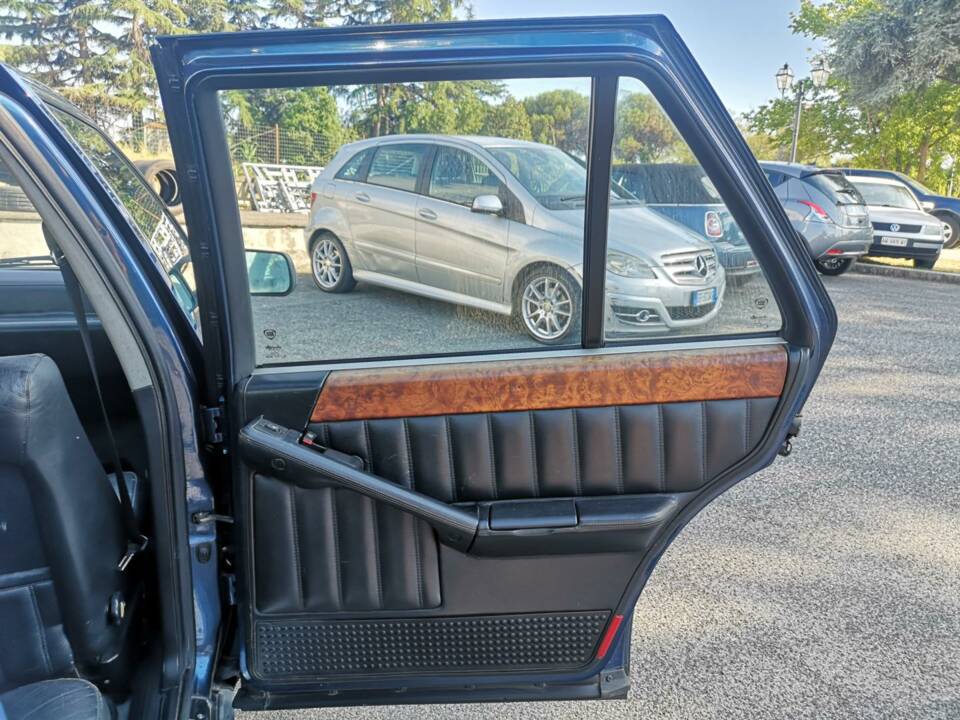 Immagine 26/46 di Lancia Thema 8.32 (1987)