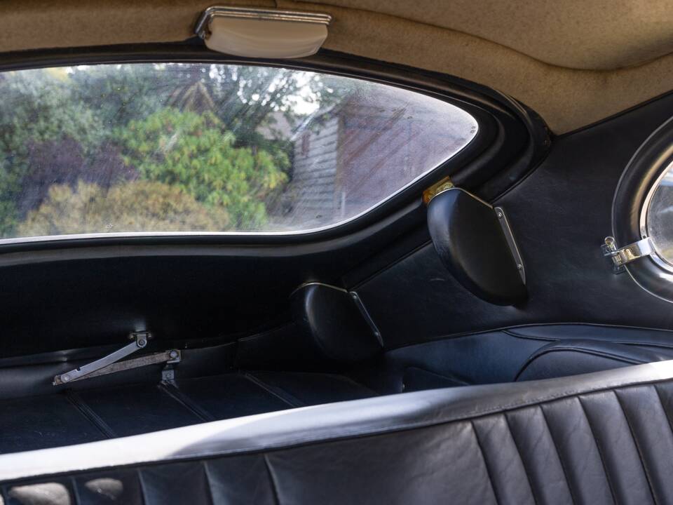 Image 20/40 de Jaguar Type E 4.2 (1966)
