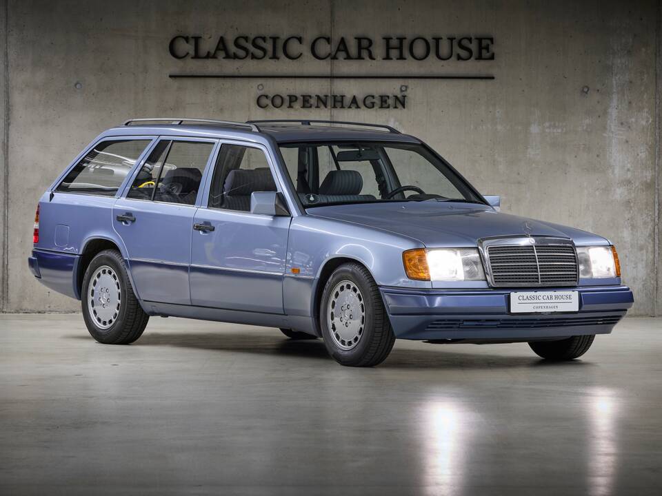 Image 14/100 of Mercedes-Benz 230 TE (1990)