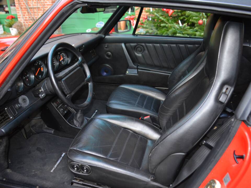 Bild 9/15 von Porsche 911 Carrera 3.2 (1987)