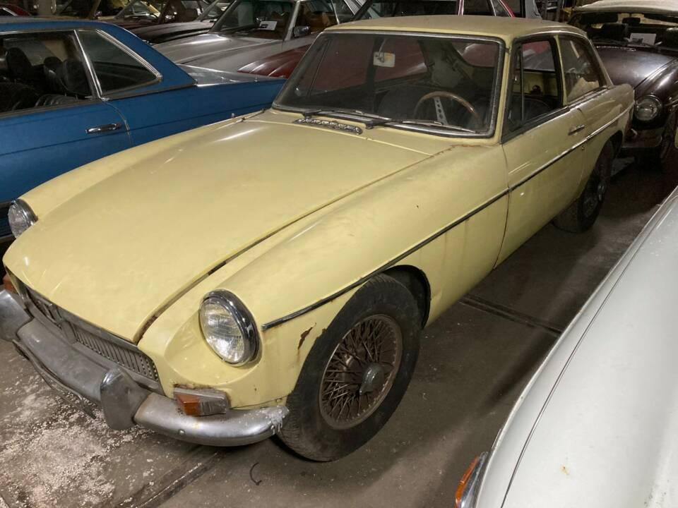 Image 14/34 of MG MGB GT (1970)