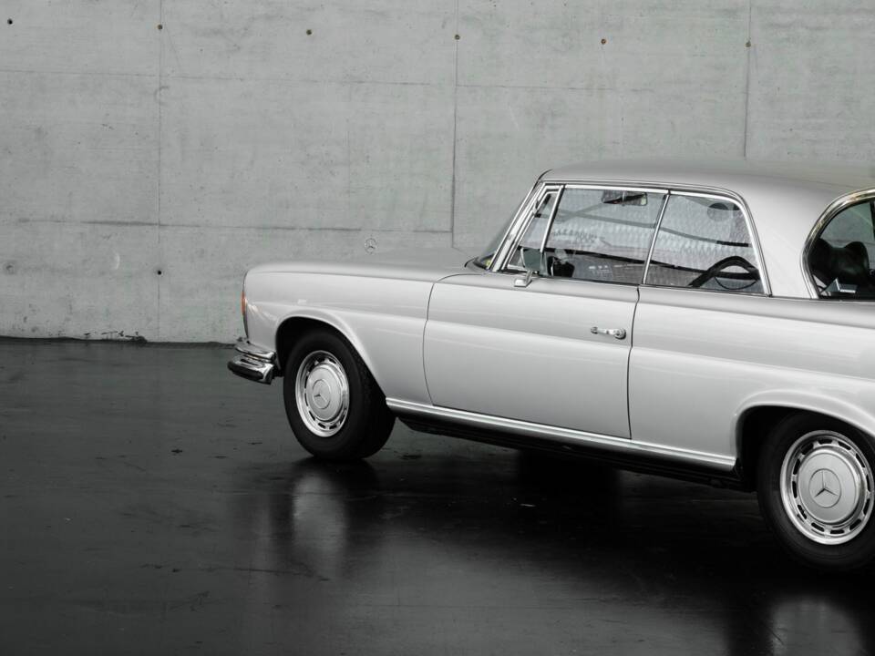 Image 39/49 de Mercedes-Benz 280 SE (1970)