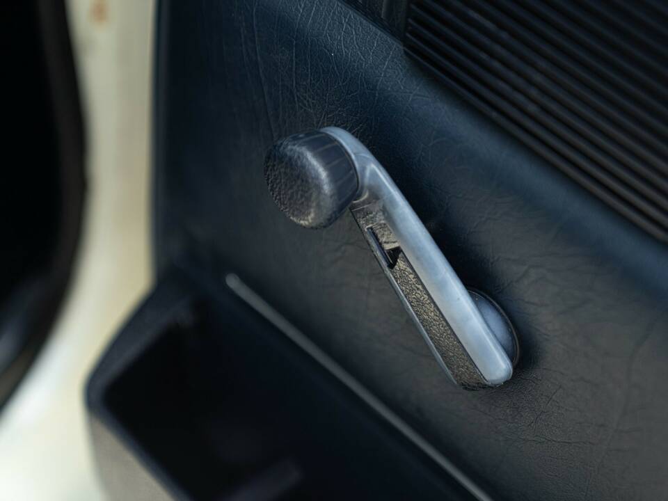 Image 50/50 de Volvo 244 GL D (1982)