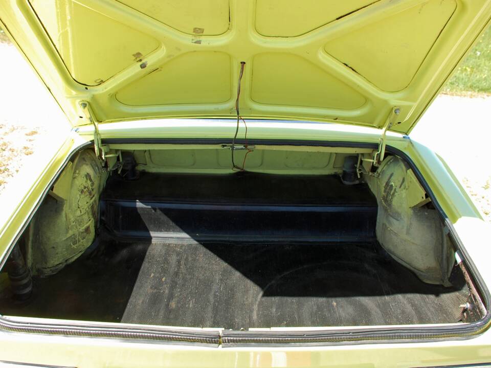 Image 20/24 of Alfa Romeo 1600 Spider (1976)