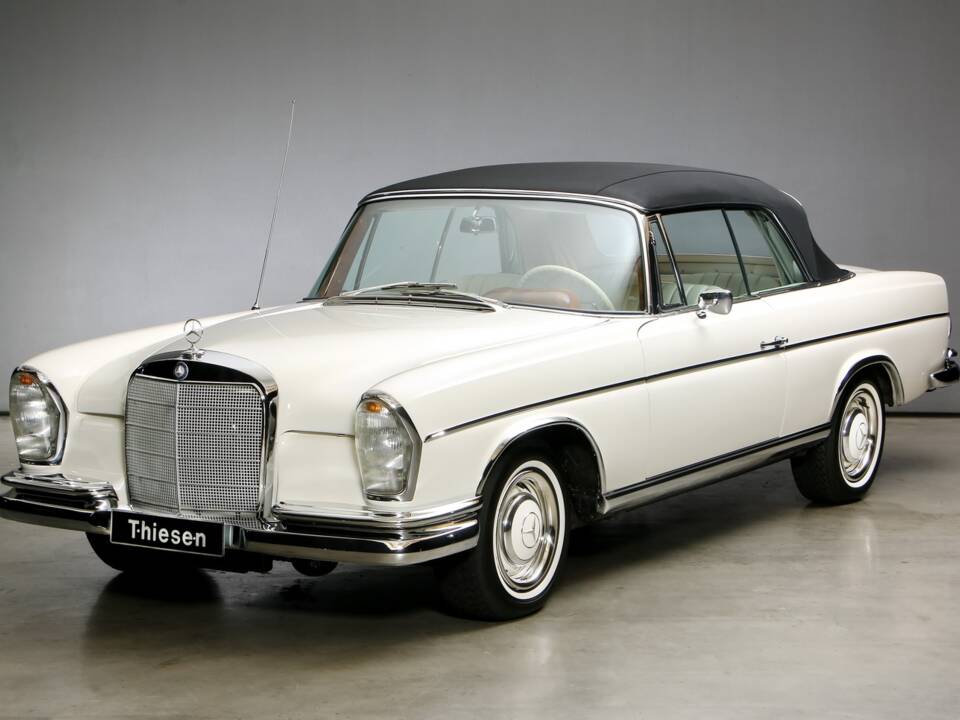 Image 9/27 of Mercedes-Benz 300 SE (1967)