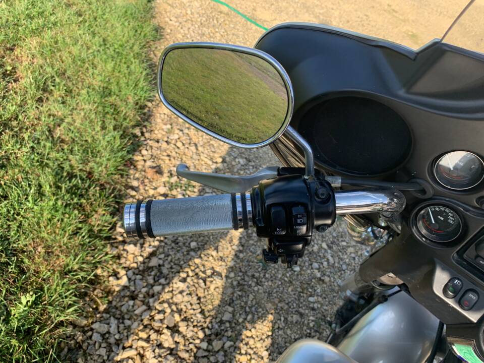 Immagine 10/39 di Harley-Davidson FLHTCU-SE Ultra Classic Electra Glide (2003)