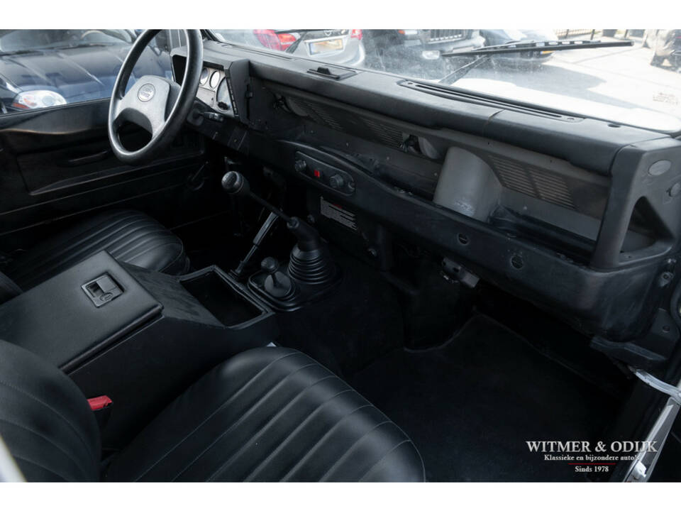 Image 14/21 of Land Rover Defender 90 (1996)