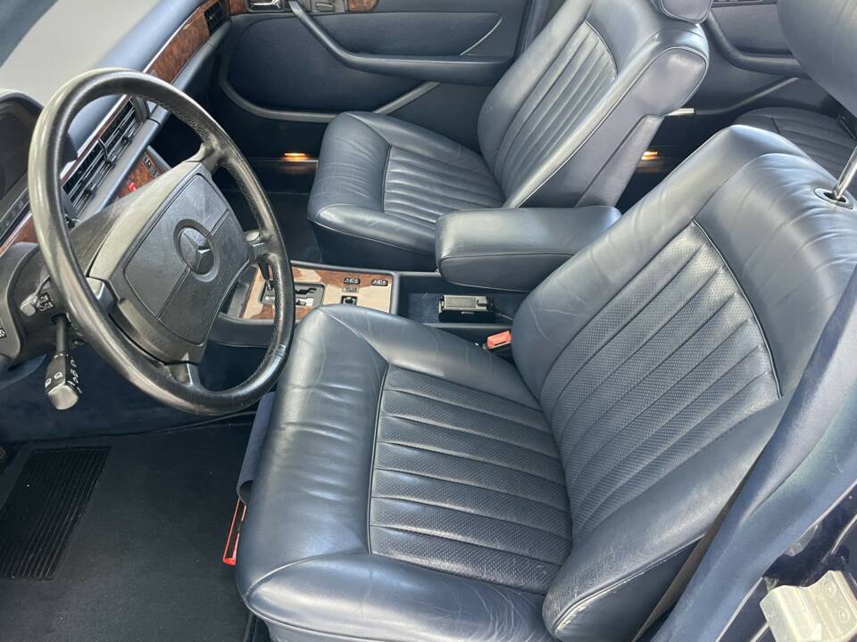 Image 11/40 de Mercedes-Benz 560 SEL (1987)