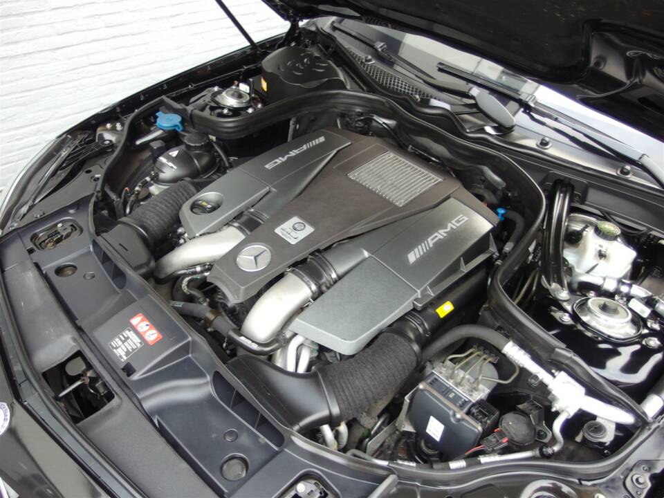 Image 82/97 of Mercedes-Benz CLS 63 AMG S 4MATIC (2013)