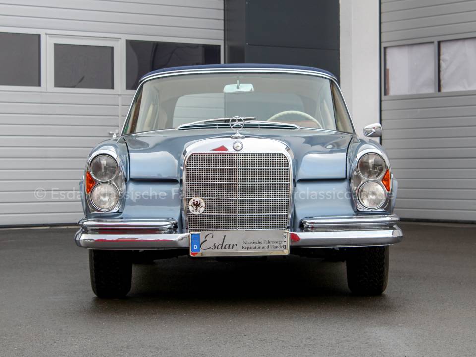 Bild 19/40 von Mercedes-Benz 220 SE b (1964)