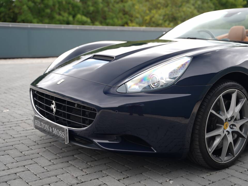 Image 30/50 de Ferrari California (2012)