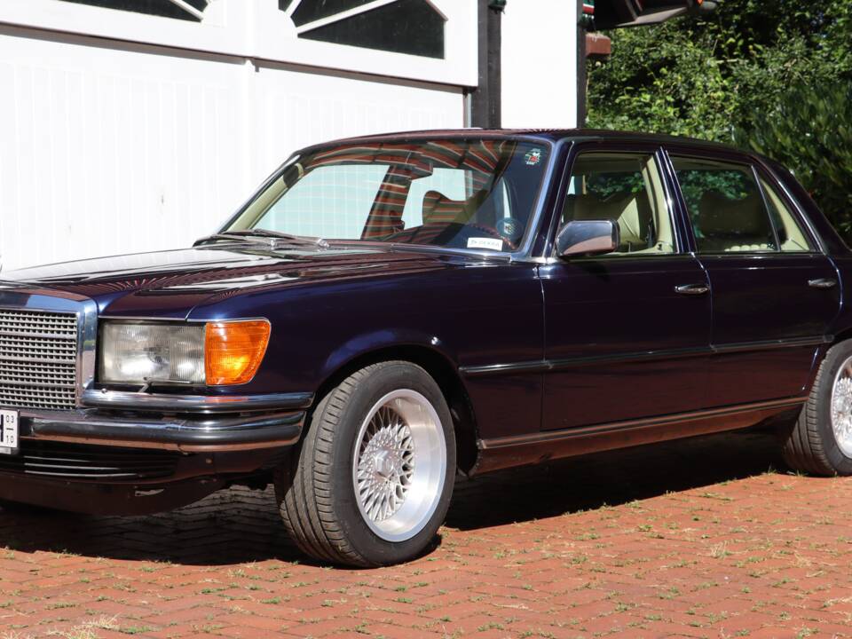 Image 14/57 de Mercedes-Benz 450 SEL 6,9 (1977)