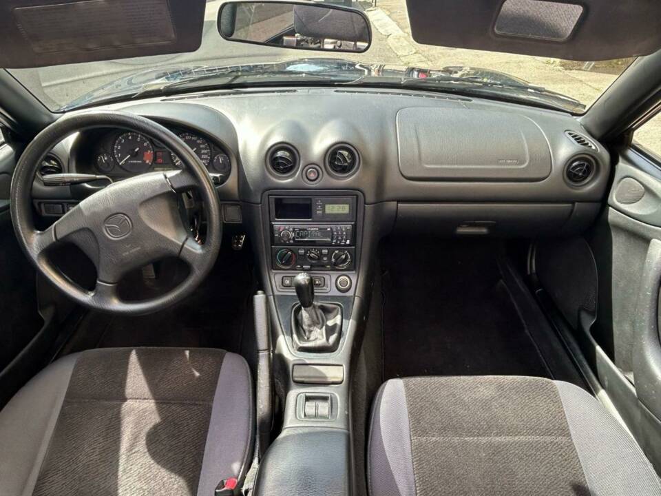 Bild 2/10 von Mazda MX-5 1.6 (1999)