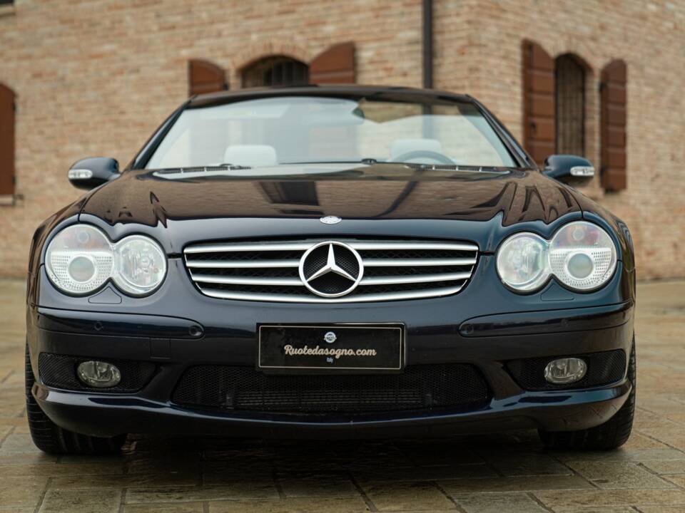 Image 3/50 of Mercedes-Benz SL 55 AMG (2003)