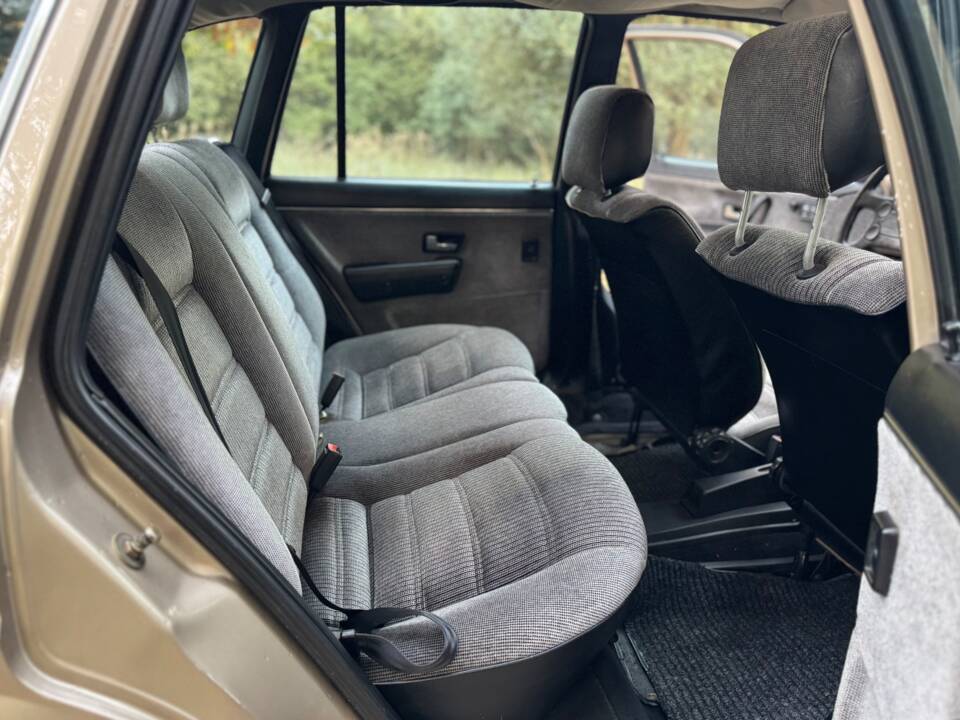 Image 50/57 of Volkswagen Passat 2.0 (1987)