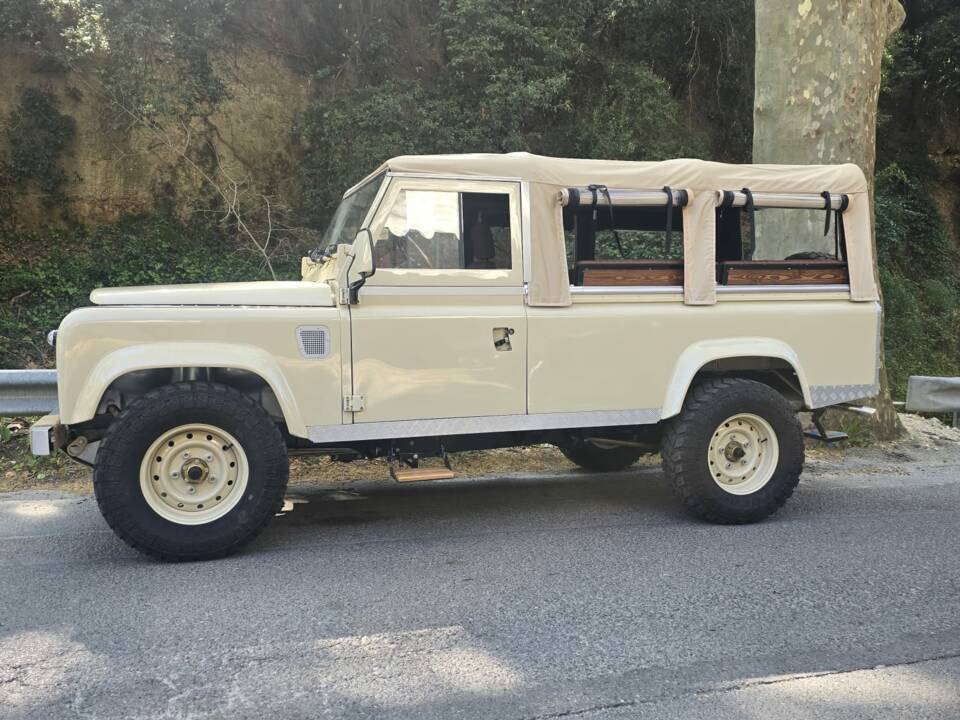 Bild 57/57 von Land Rover 110 (1989)