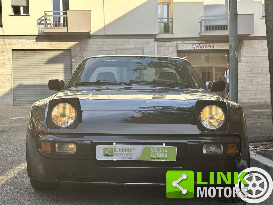Image 2/10 of Porsche 944 (1985)