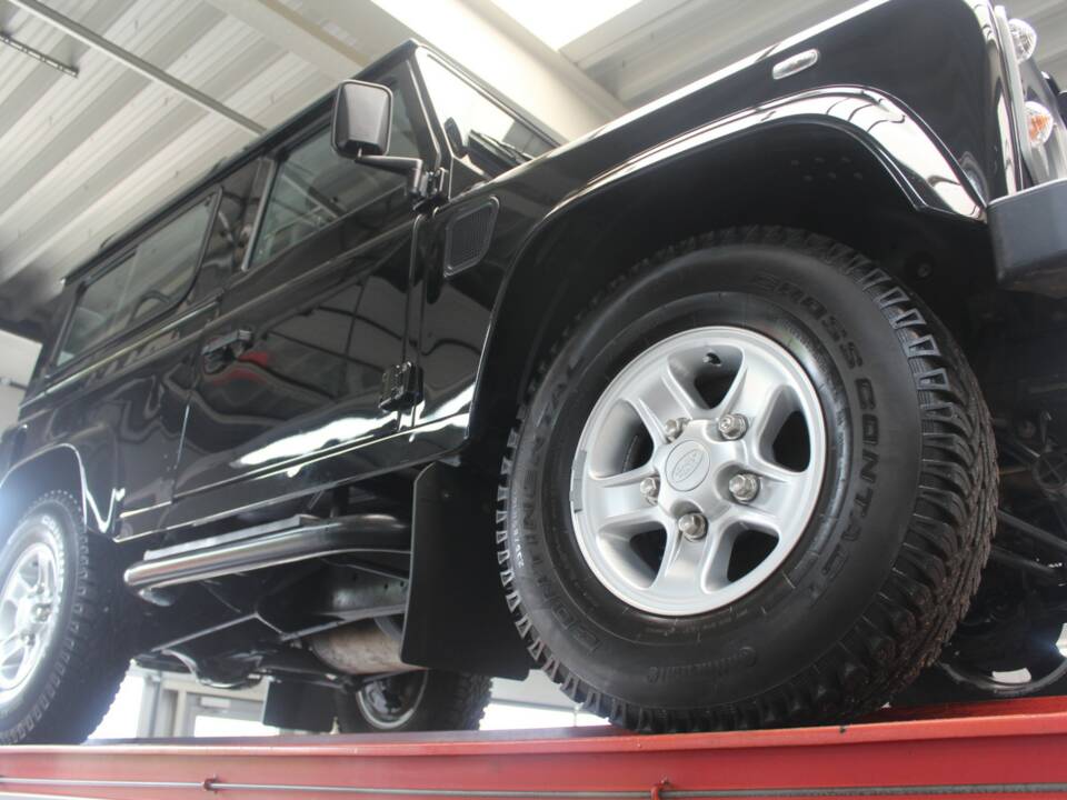 Image 11/50 of Land Rover Defender 90 (2013)