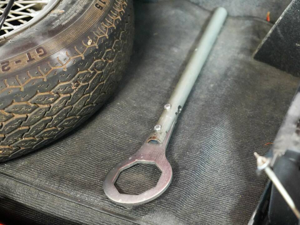 Image 21/50 of Austin-Healey 3000 Mk II (BJ7) (1964)