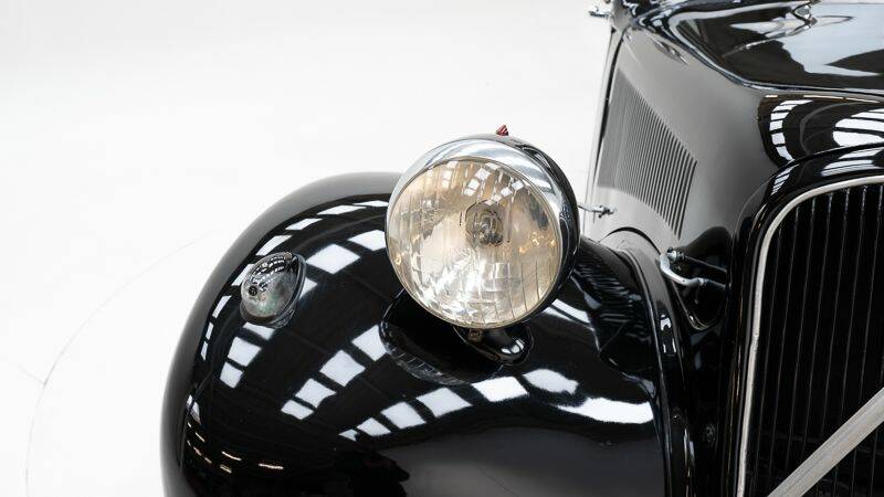 Image 10/15 de Citroën Traction Avant 11 B (1955)