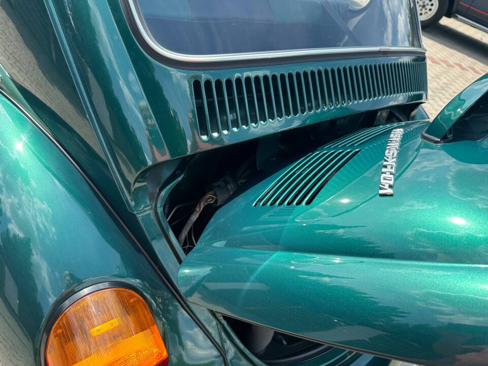 Image 25/92 of Volkswagen Beetle 1600 (1996)