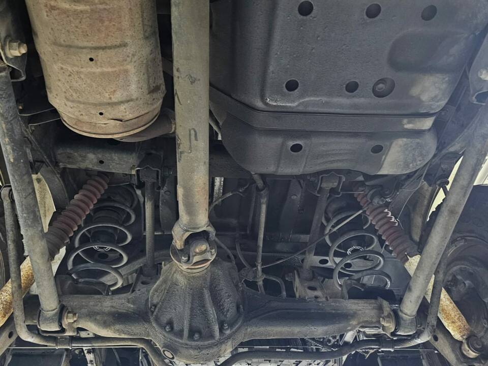 Image 44/48 de Toyota Land Cruiser FJ80 (1992)