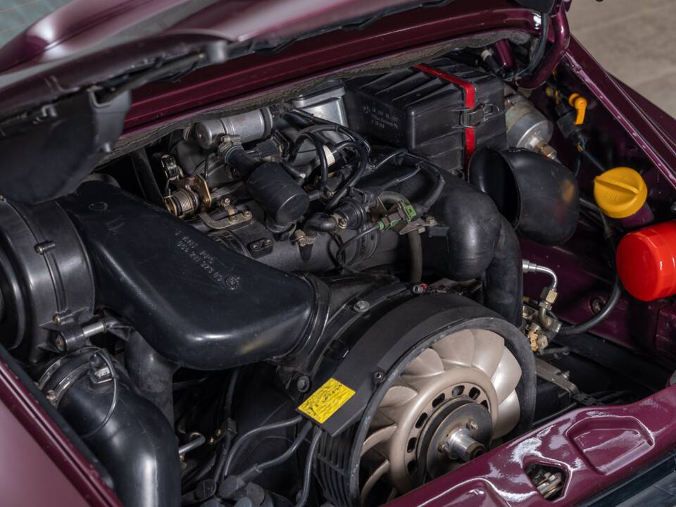Image 29/31 de Porsche 911 Carrera RS (1992)